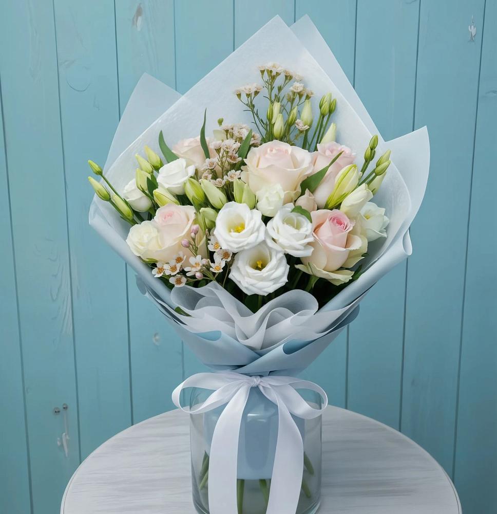 Букет цветов из: Розы и Лизиантусы в Вишняково