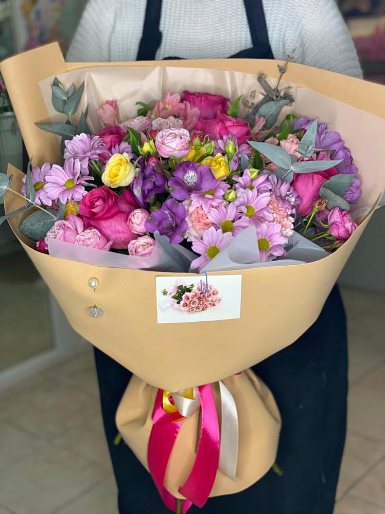 Букет цветов из: Хризантемы, Гвоздики и Альстромерии в Вишняково