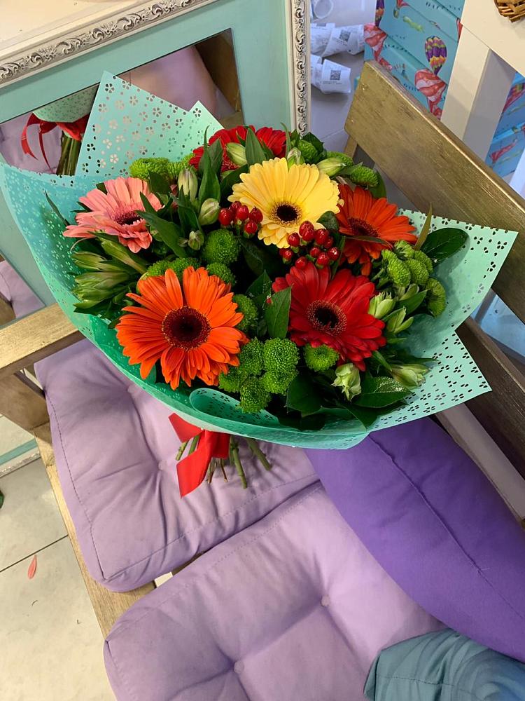 Букет цветов из: Герберы, Хризантемы и Альстромерии в Вишняково