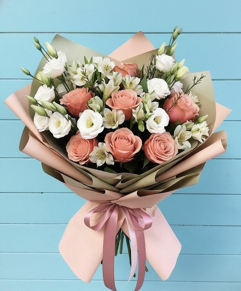 Букет цветов из: Розы, Альстромерии и Лизиантусы в Вишняково