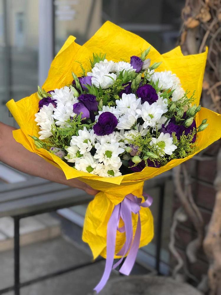 Букет цветов из: Ирисы, Хризантемы и Ромашки в Вишняково