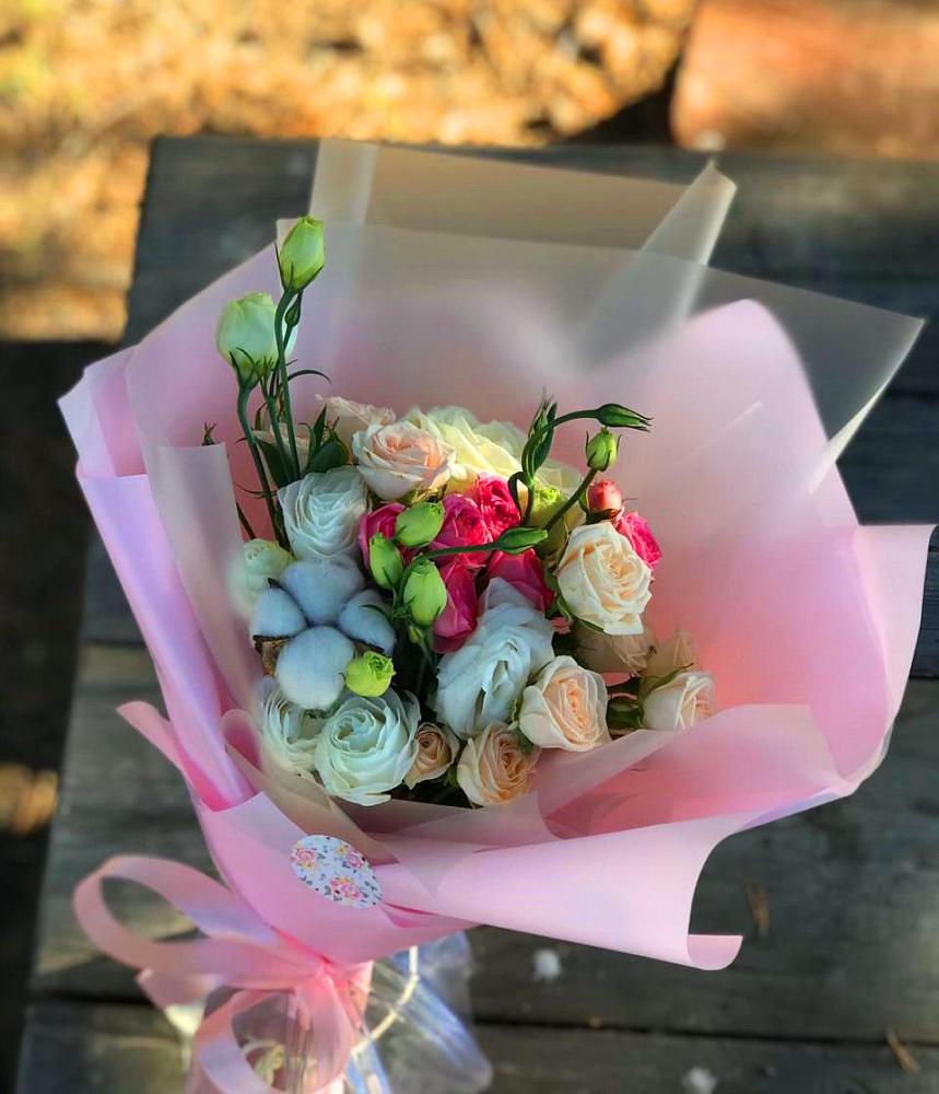 Букет цветов из: Розы и Лизиантусы в Вишняково