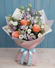 Букет цветов из:  Лизиантусы, Розы, Альстромерии и Гипсофила в Вишняково