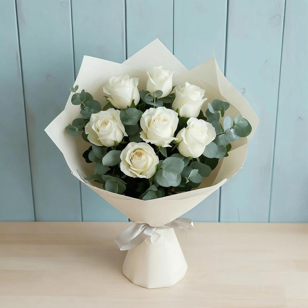 Букет Белые розы в Эвкалипте в Вишняково