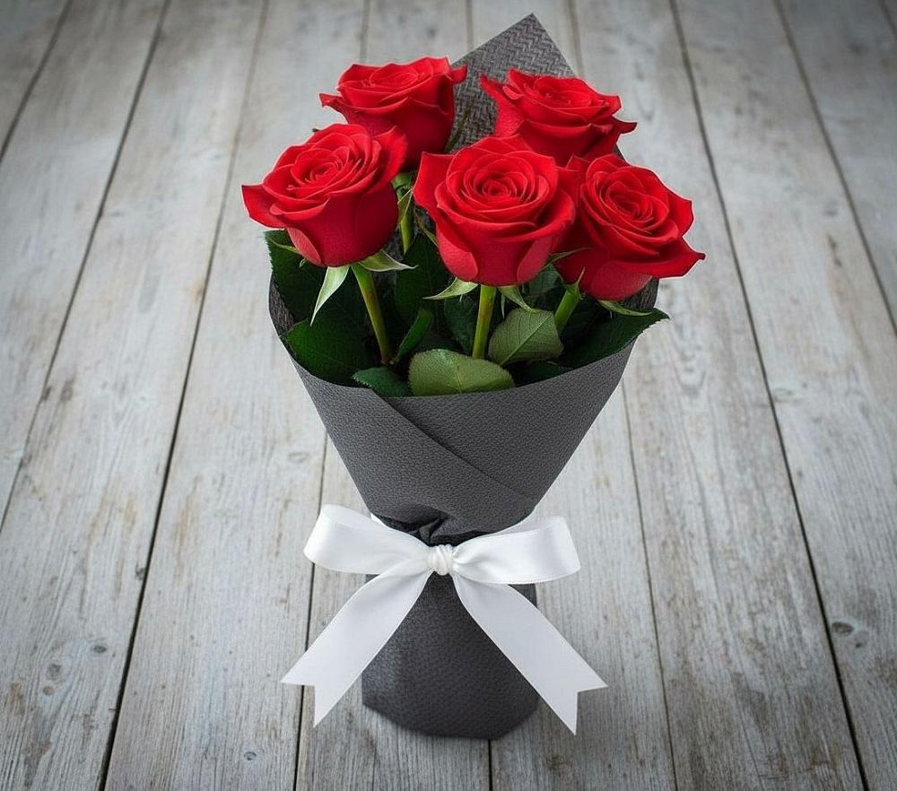 Букет 5 Красных роз Эдлесс Лав в Вишняково