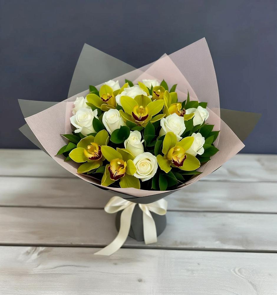 Букет цветов из: Орхидеи и Розы в Вишняково