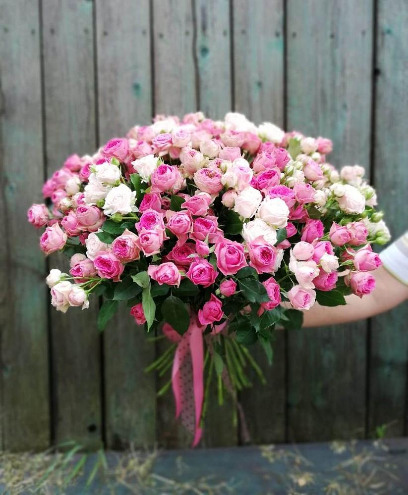 Букет Розовые кустовые розы Натали и Лав Лидия в Вишняково