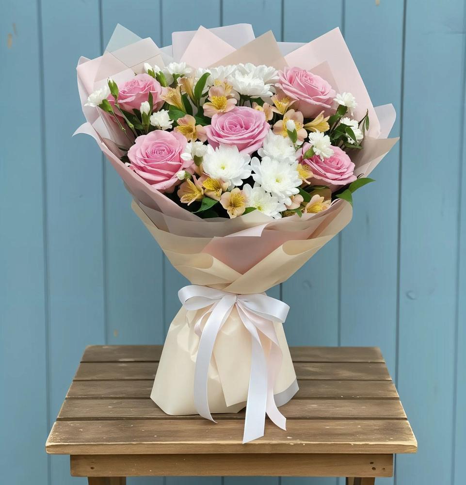 Букет цветов из: Гвоздики, Орхидеи и Розы в Вишняково