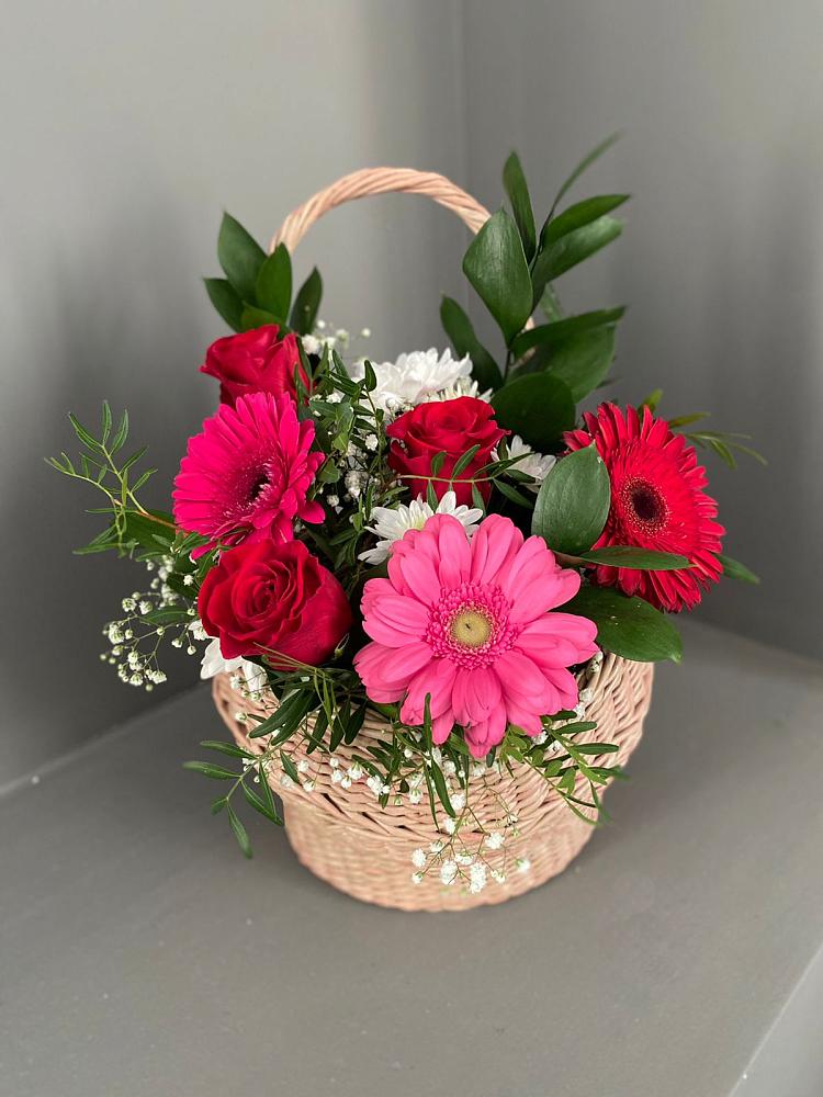 Цветочная композиция из Розы, Хризантемы и Герберы в корзине в Вишняково