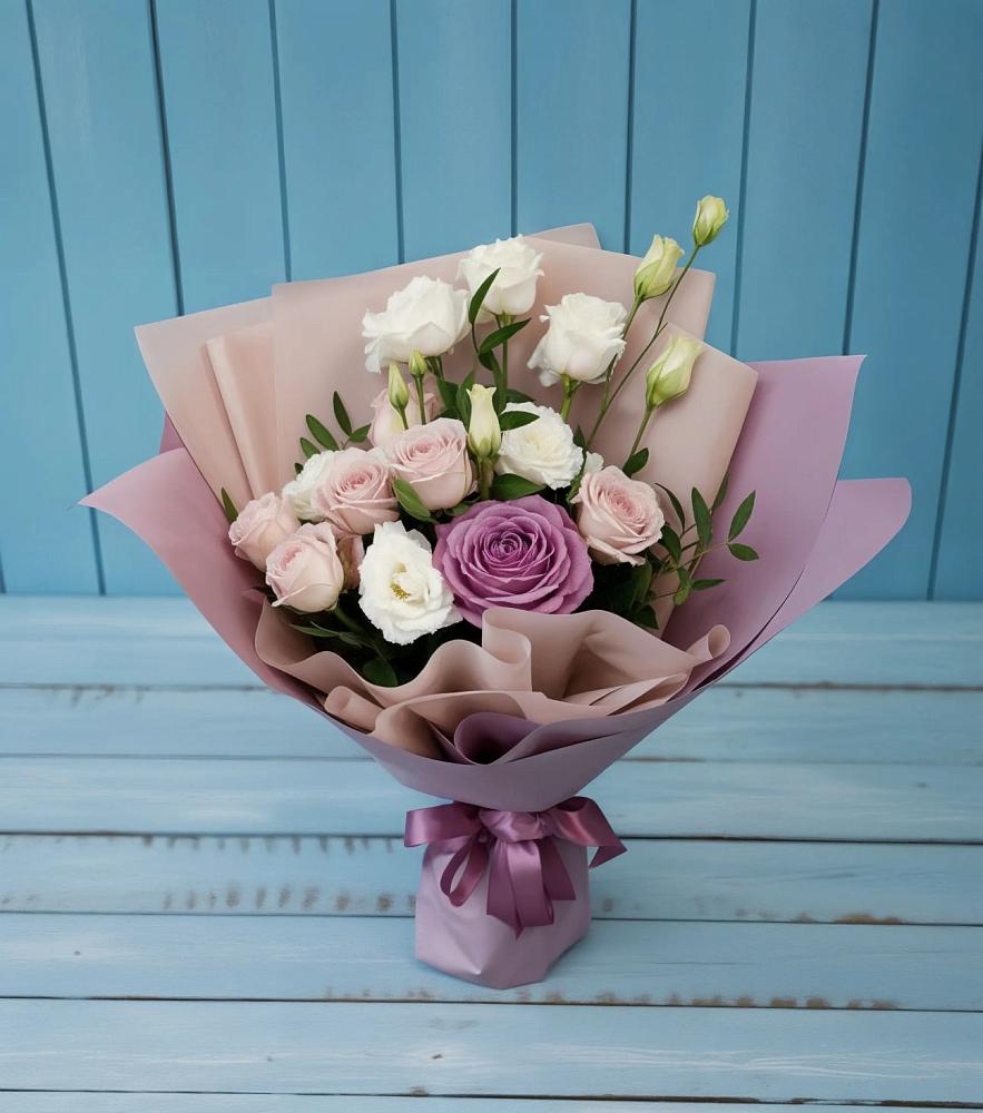 Букет цветов из: Розы и Лизиантусы в Вишняково